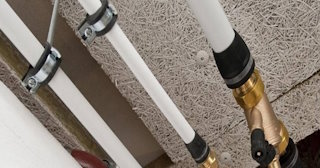Замена труб водоснабжения в квартире: цена от 2099 руб. - СантехДомМнч